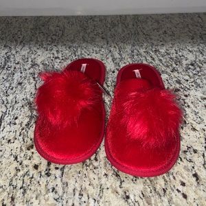 NWT Victoria’s  SecretSlippers